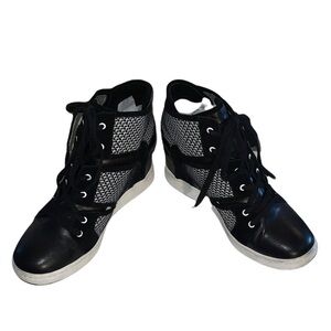 L.A.M.B Gera Wedge Sneakers. Size 8 EUC